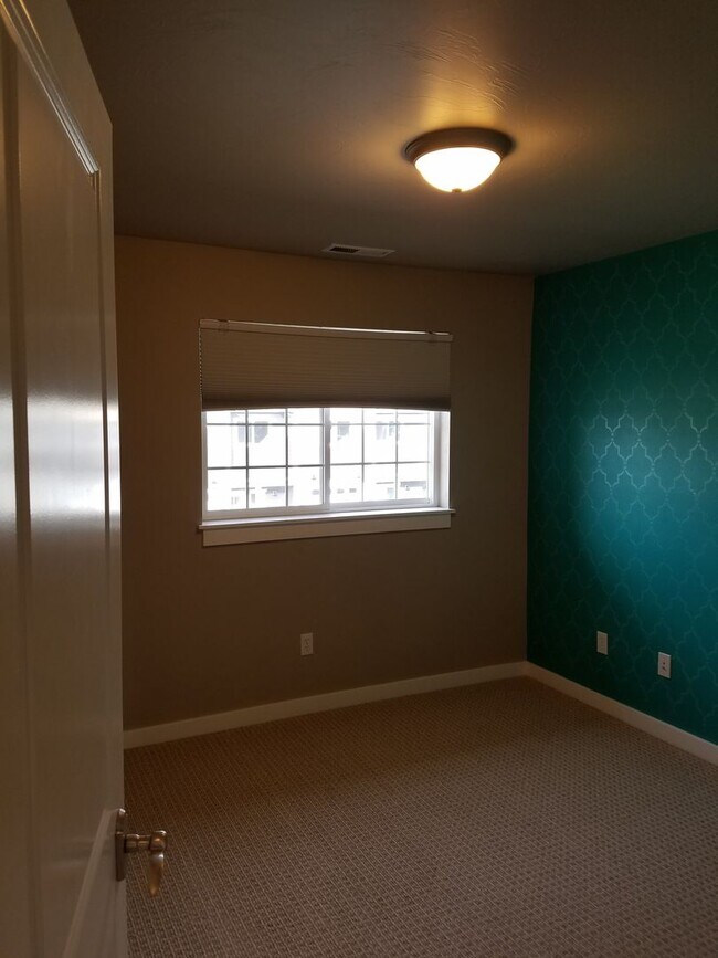 Building Photo - 3 Bed 2.5 Bath in Bozeman
