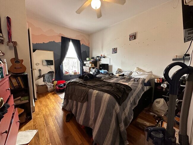 Foto del edificio - 1677 Washington St