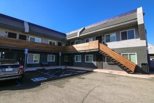 Foto del edificio - Del Amo Place