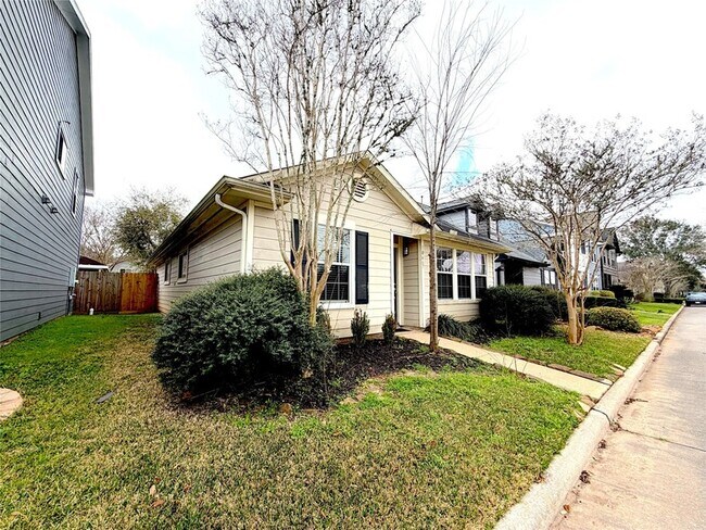 Building Photo - 10667 Cobblecreek Way