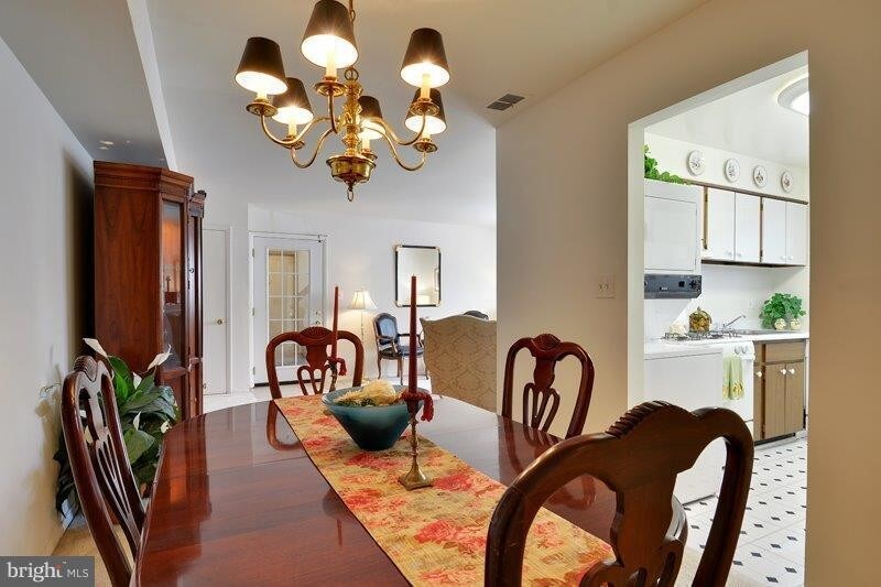 Foto principal - 802 Old English Ct