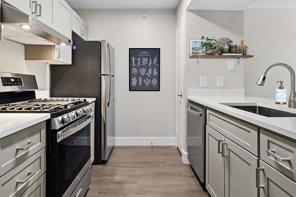 Primary Photo - Deerwood Apartments