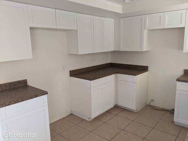 Building Photo - 5032 N 69th Ave