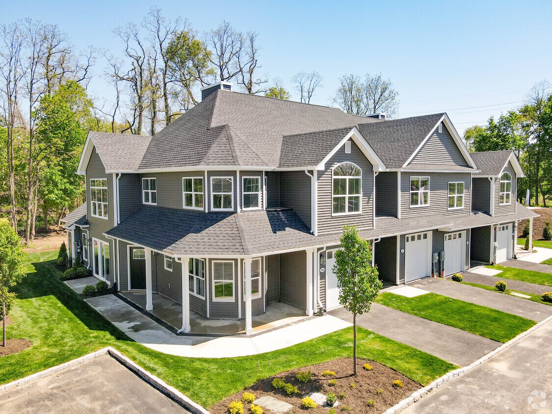 The Villas at Setauket 55  Apartments - 109 Comsewogue Rd East Setauket ...