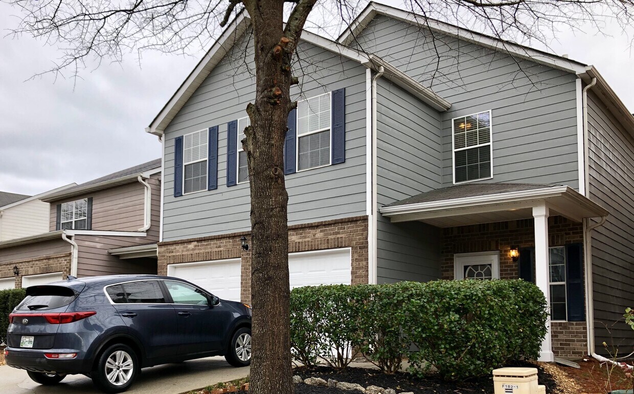 Primary Photo - 182 Southwind Ln