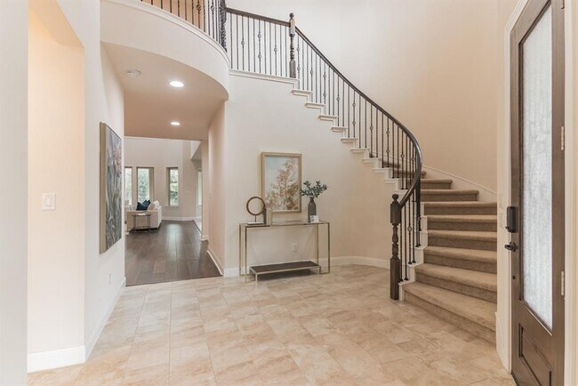 Building Photo - 736 Expedition Way