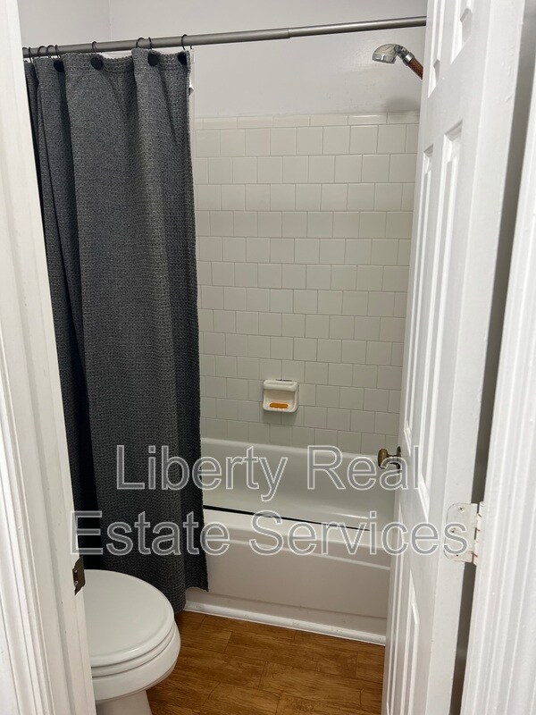 Foto del edificio - 1410 Brittney Ln