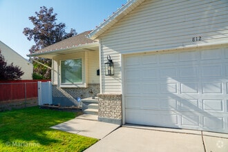 Building Photo - 812 E 2700 S