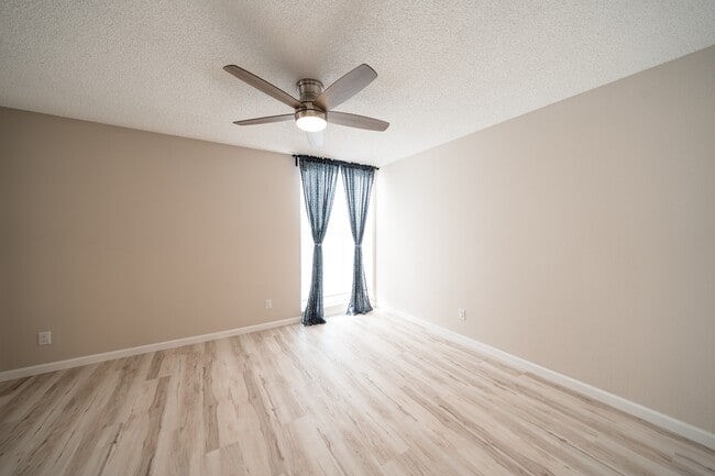 Foto del edificio - 1124 Eureka St