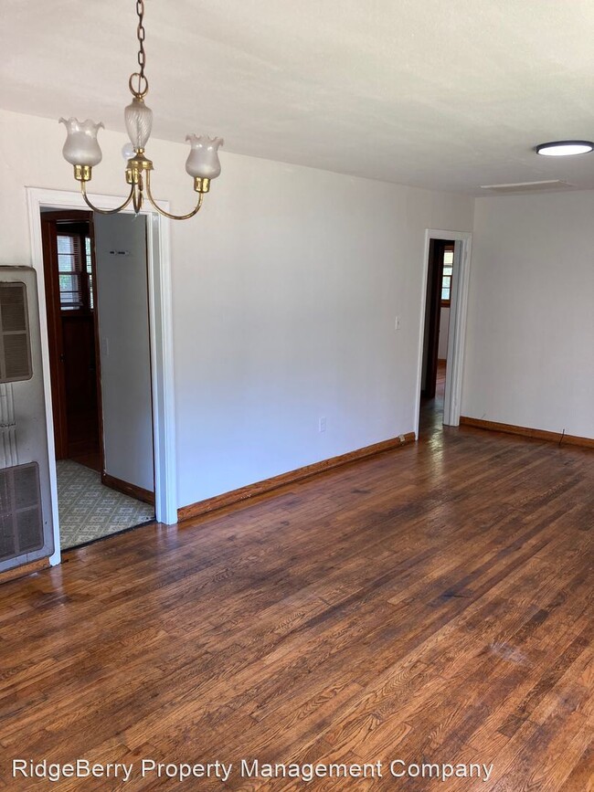 Building Photo - 3 br, 1 bath House - 130 Elliott Dr.