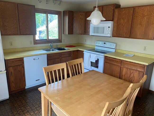 Foto del edificio - 4365 Cottage Park Rd