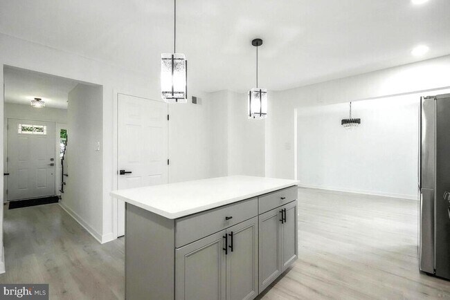 Foto del edificio - 6304 Juanita Ct