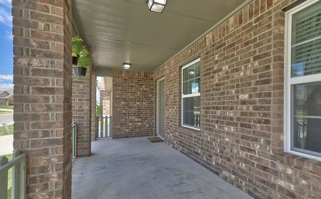 Building Photo - 1040 Sandwell Ct