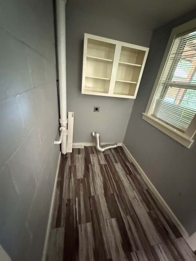 Foto del edificio - 1316 Aintree Ln