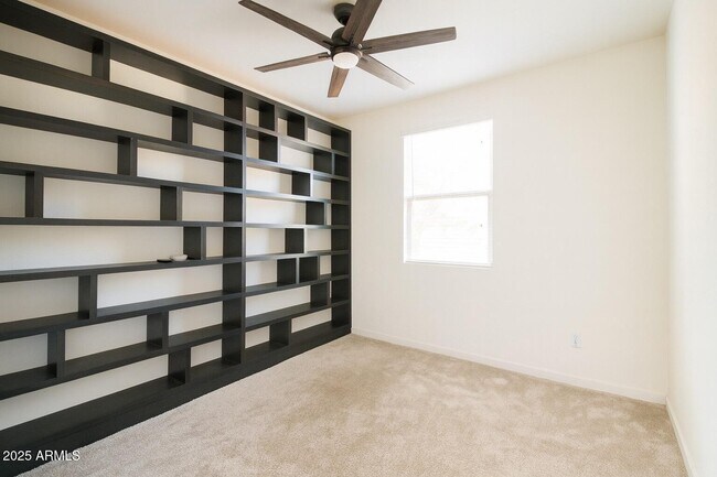 Foto del edificio - 4269 W Coneflower Ln