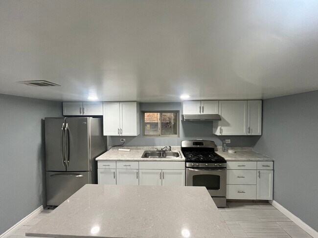 Foto del edificio - 6222 S Albany Ave