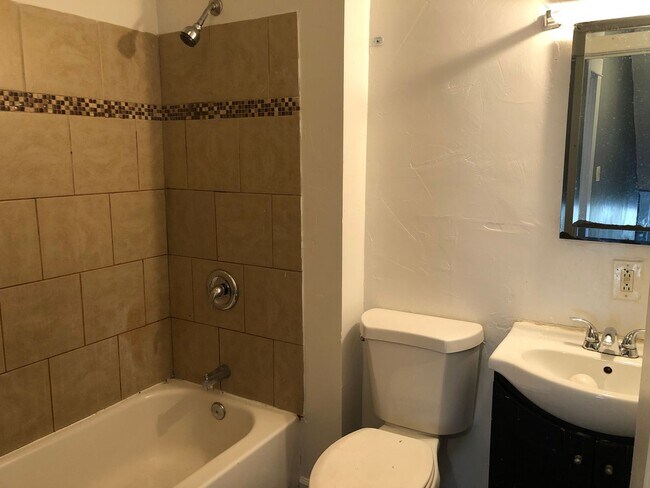 Foto del edificio - 4288 W 21st St