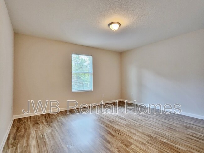 Foto del edificio - 8483 McGirts Village Ln