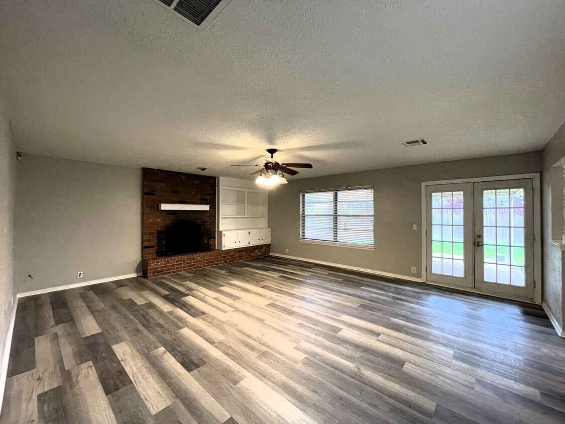 8933 Rambling Rd, Oklahoma City, OK 73132 House Rental in Oklahoma