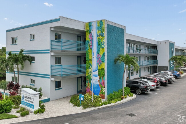 Building Photo - Sailpointe Apartments