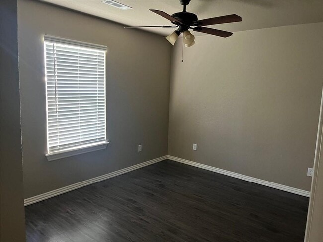 Building Photo - 3233 Cherry Knoll Cir