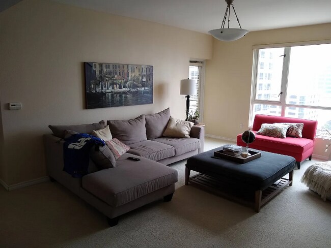 Foto del edificio - 1240 India St