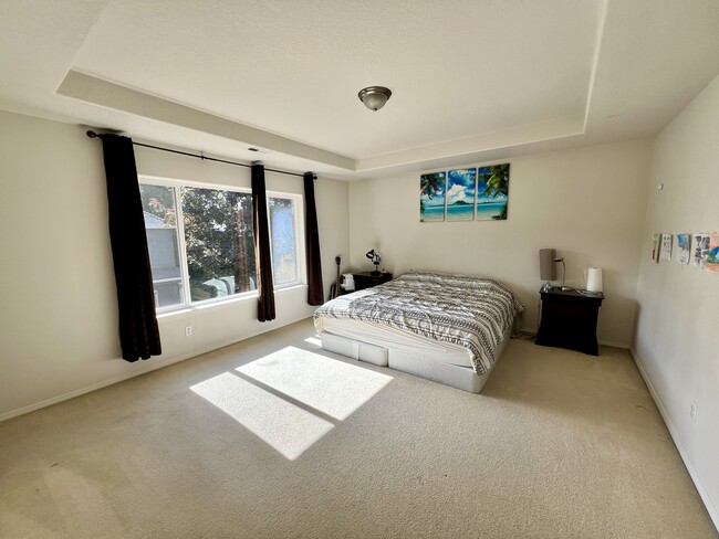 Master bedroom - 5906 NE Skipton St