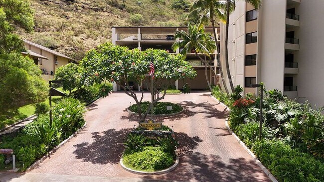 Foto del edificio - 555 Hahaione St