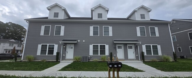 Building Photo - 409 Woodmont Ave