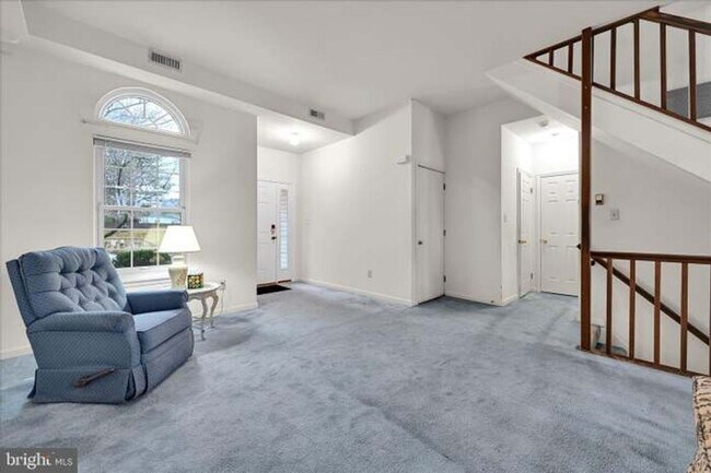 Foto del edificio - 6106 Spring Knoll Dr