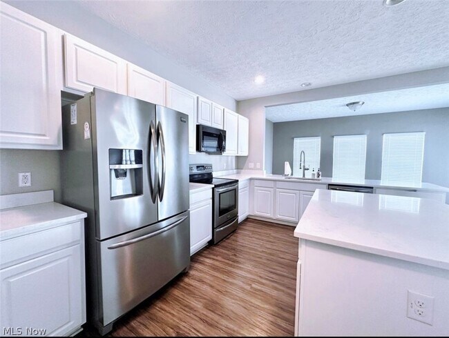 Building Photo - 37571 Tail Feather Dr