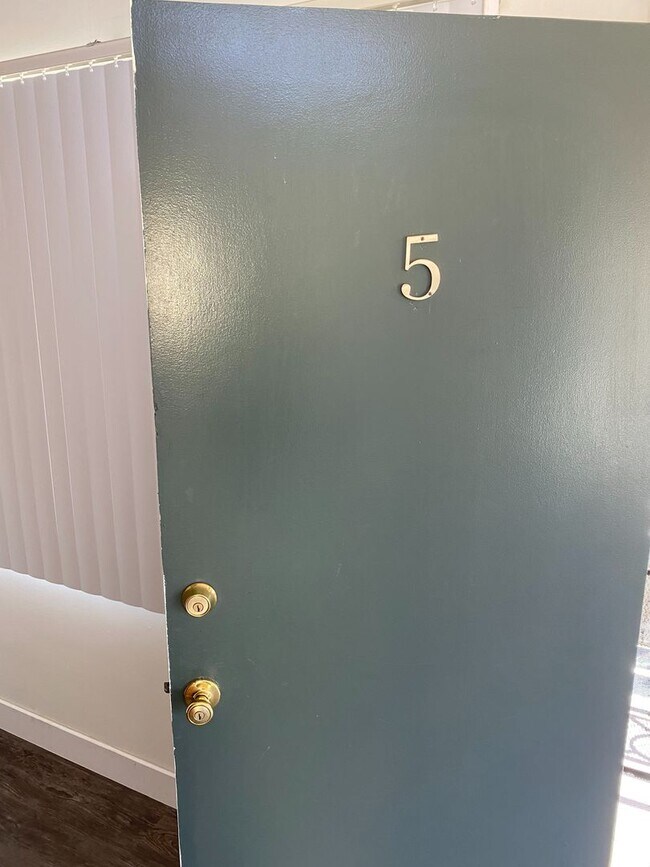 Foto del edificio - 3538 Keystone Av