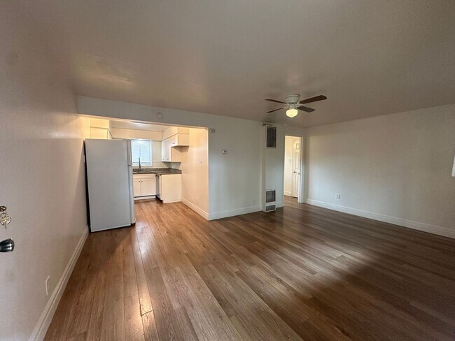 Foto del edificio - 1 bedroom walking distance to riverwalk an...