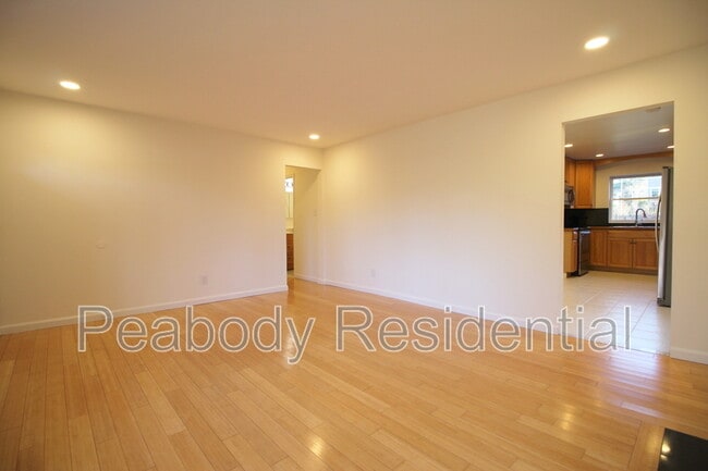 Foto del edificio - 2129 Grayson Pl