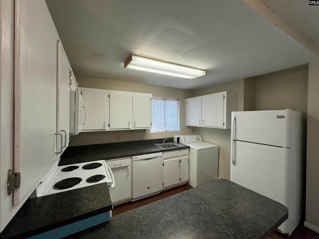 Building Photo - 500 Saluda Ave