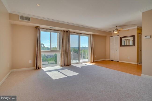 Foto del edificio - 6143 Edsall Rd