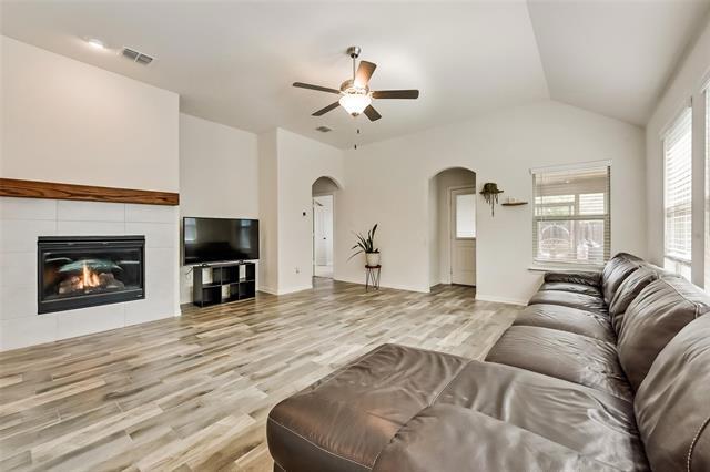 Foto del edificio - 814 Bluewood St