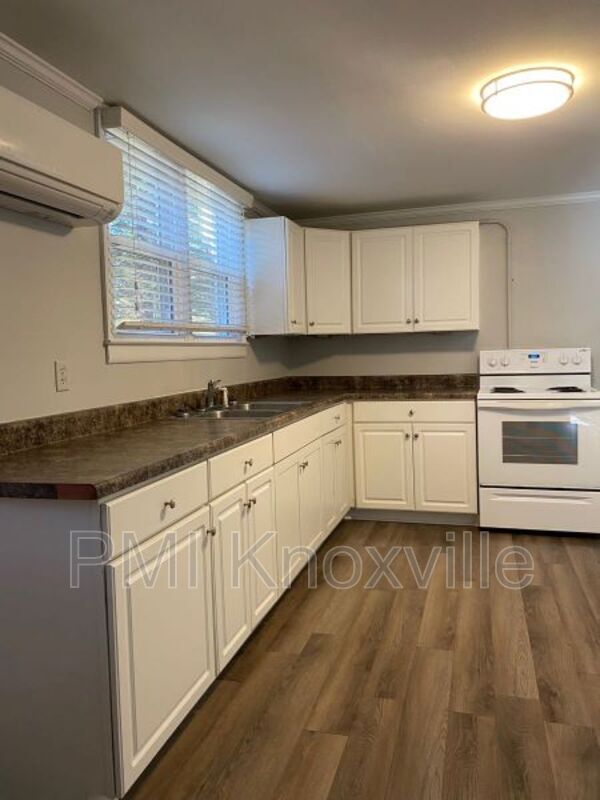 Foto del edificio - 709 Mountain View Ave