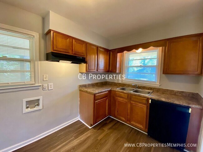 Building Photo - 4114 Southlawn Ave