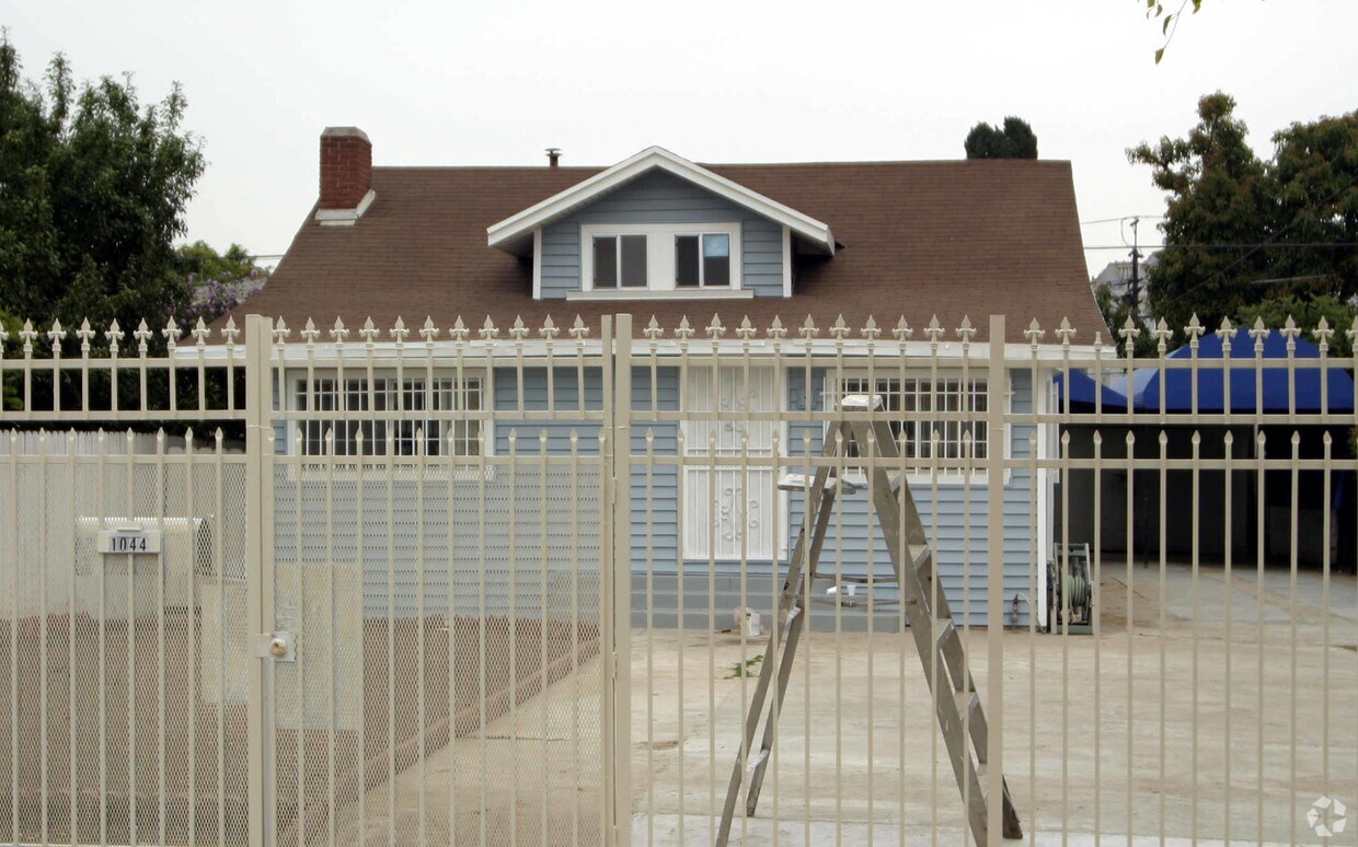 Foto principal - 1044 Irolo St