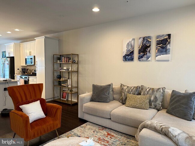Building Photo - 7118 Rowlock Aly