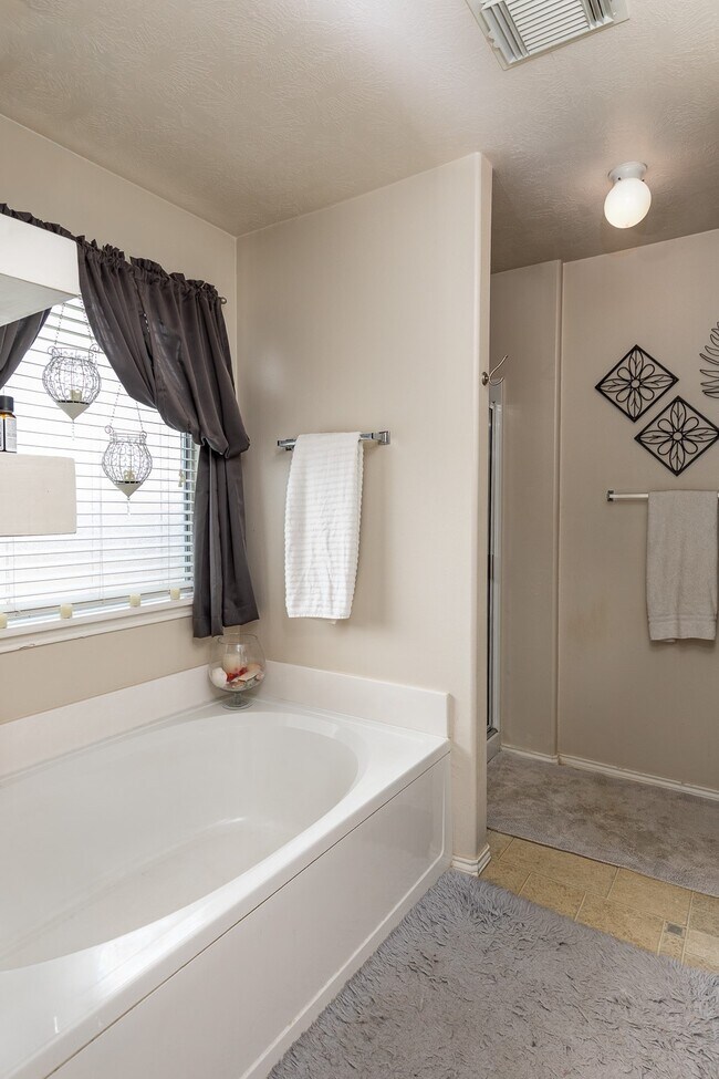 Foto del edificio - 24027 Kingbriar Dr