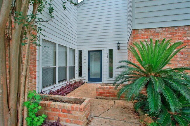 Building Photo - 25710 Pepper Ridge Ln