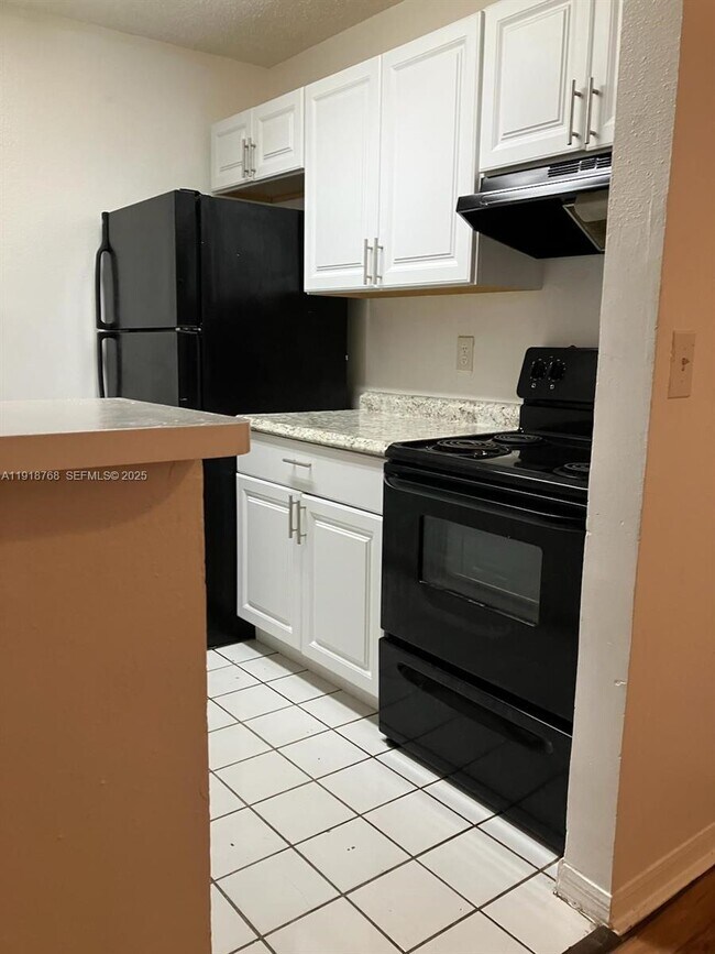 Foto del edificio - 4025 W McNab Rd