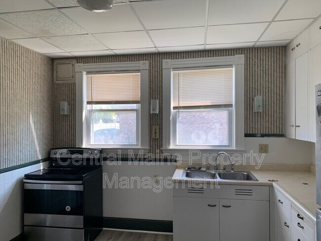 Building Photo - 4 Spring St