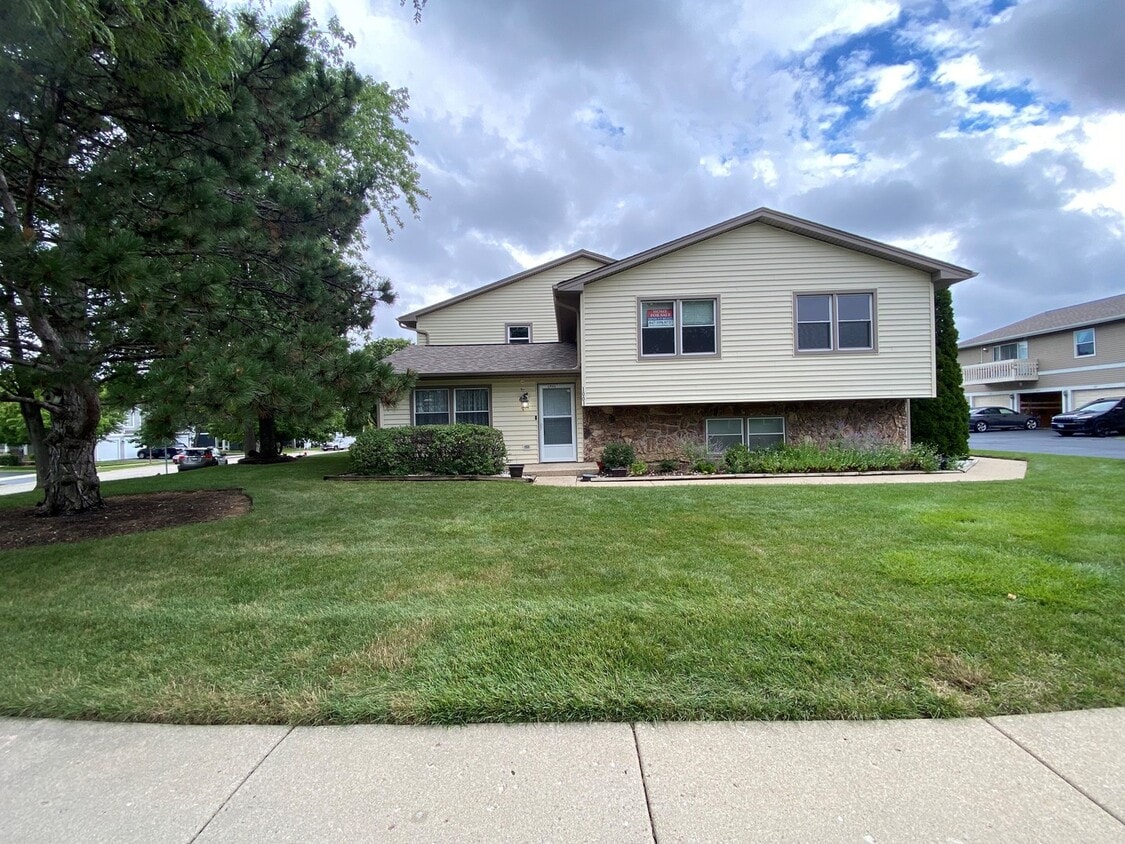 Primary Photo - 1001 Summit Dr