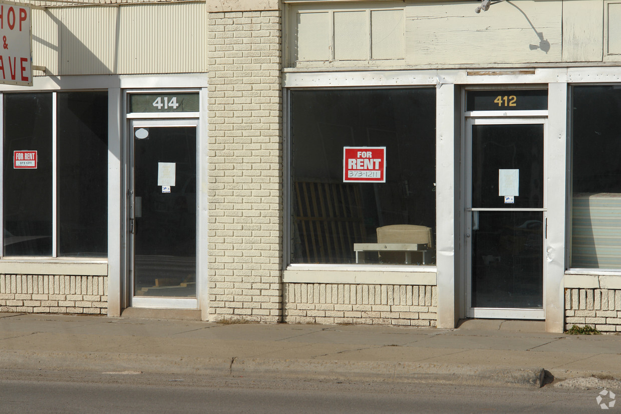 sign - 404-420 SW 10th Ave