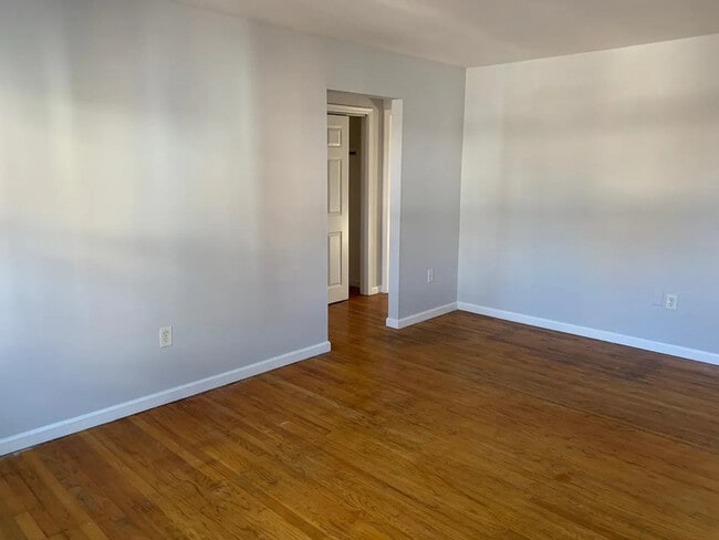 Building Photo - 4 Windsor Terrace
