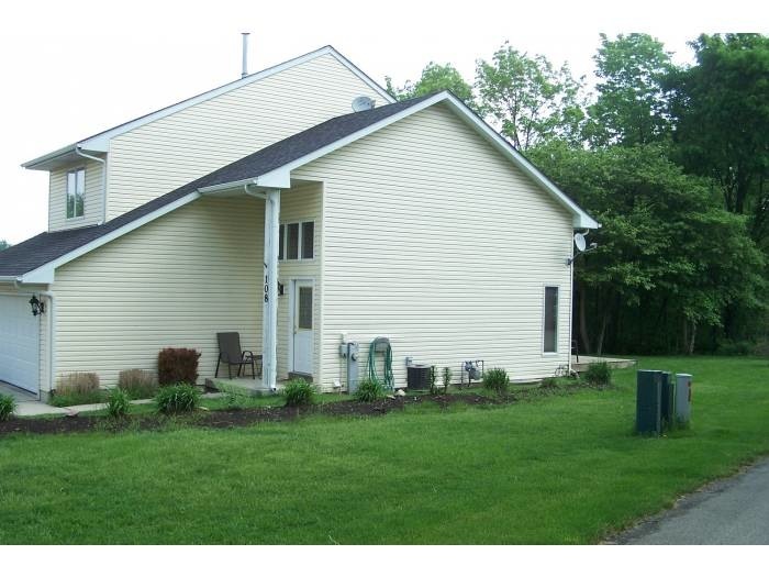 Foto principal - 108 Sibley Dr.