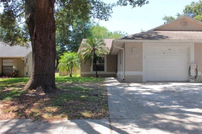 Foto del edificio - 813 Sleepy Harbour Dr